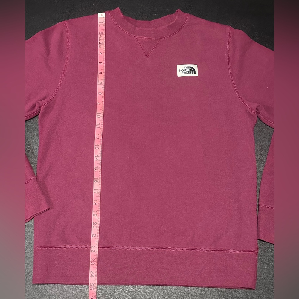 The North Face Burgundy Crewneck Sweatshirt Women’s Medium Cozy Essentials 🍂 - Picture 6 of 7